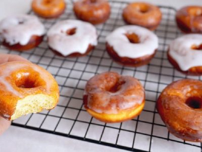 Donas de chocolate sin harina ni azúcar: la receta más fácil que necesitás para disfrutar de una tarde dulcera