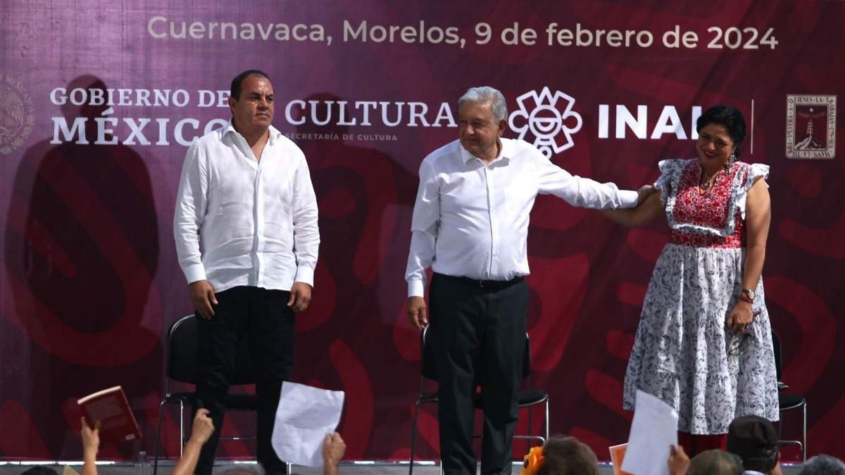 El presidente Andrés Manuel López Obrador en Morelos, con el gobernador Cuauhtémoc Blanco y la secretaria de Cultura, Alejandra Frausto