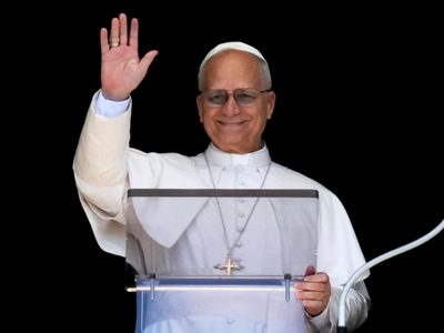 Papa León XIV se reúne con defensor católico LGBTQ+ y promete continuar la acogida de Francisco