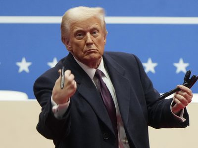 Trump ordena a la agencia de protección al consumidor detener actividades