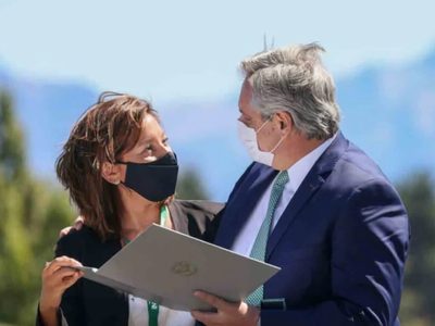 Arabela Carreras confirmó que acompañará al presidente en su gira internacional
