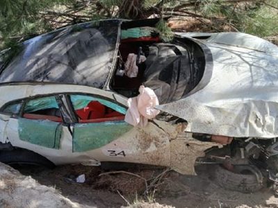 Los ocupantes de la Ferrari que volcó, se fueron del hospital sin el alta médica