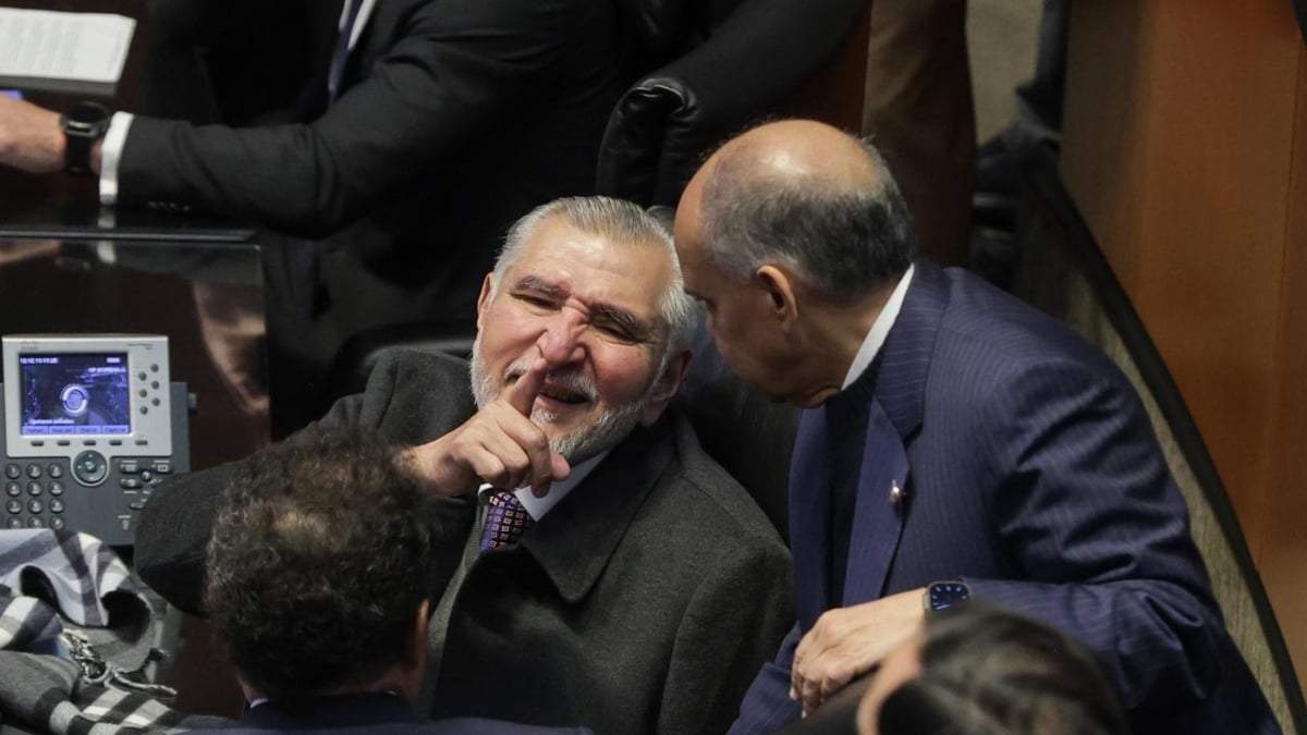 El morenista Adán Augusto López en el Senado