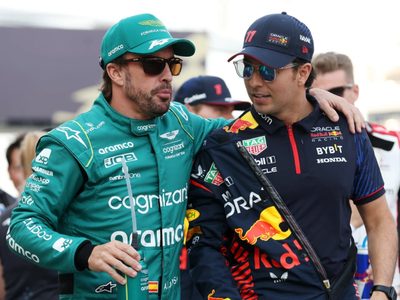 Tras las críticas: Fernando Alonso defendió el regreso de Checo Pérez a la Fórmula 1