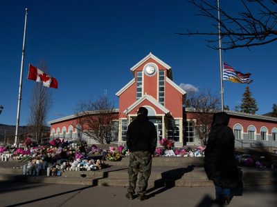 Familias de víctimas de tiroteo en Canadá demandan a OpenAI por uso de ChatGPT