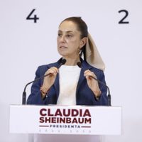Al igual que AMLO, Sheinbaum también planea escribir un libro sobre la “transición histórica”