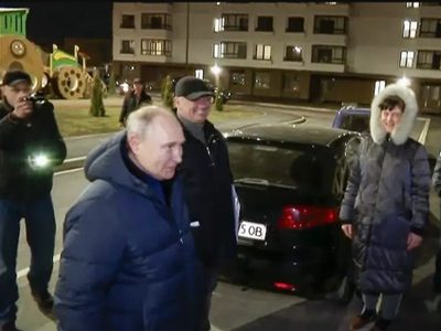 Putin visita la ciudad ocupada ucraniana de Mariúpol