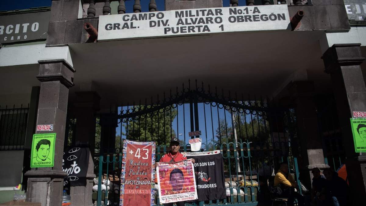 Protesta contra militares por el caso Ayotzinapa en septiembre de 2023
