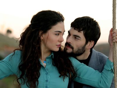Todo un galán: así es el esposo de Ebru Sahin, la actriz que hacía de Reyyan en la novela turca "Hercai"