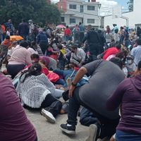 Reportan delicada a niña herida en balacera en centro de vacunación de Puebla