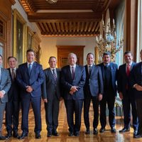 AMLO pide a gobernadores no contratar deuda con 'la excusa” de la crisis