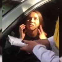 Agrede a un policía en la Condesa… y la bautizan como #LadyOperada (Video)