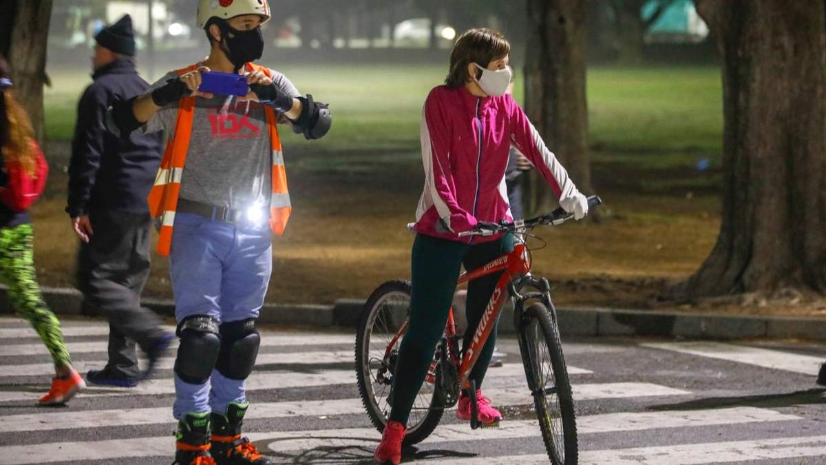 Deportes individuales, al aire libre, en los Bosques de Palermo, CABA. Fuente: (Twitter)