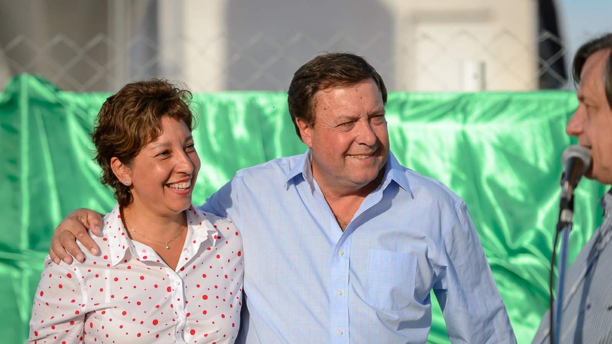 Arabela Carreas y Alberto Weretilneck. Fuente: (Twitter)
