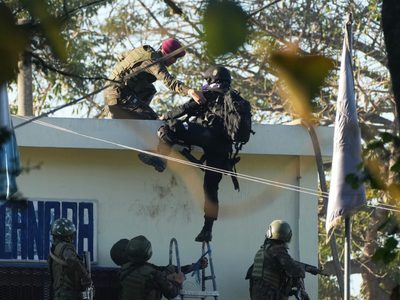 Guatemala declara estado de sitio por asesinato de siete policías tras operativos penitenciarios