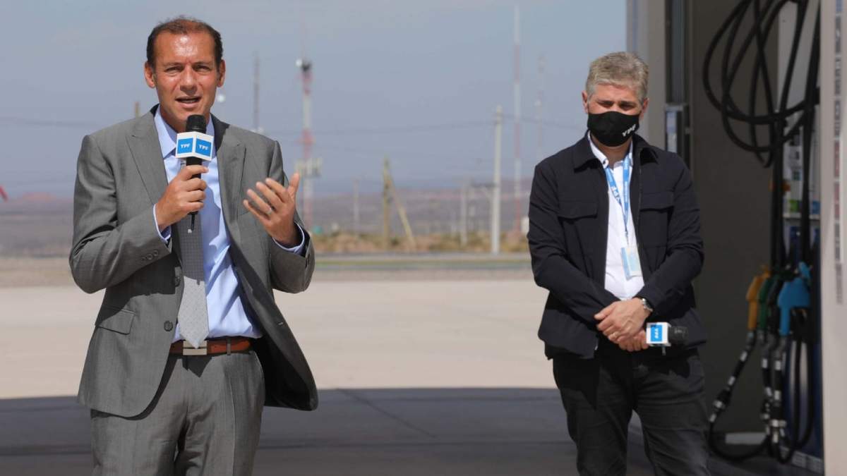 Omar Gutiérrez asistió al acto de inauguración de YPF. Fuente: (Twitter)