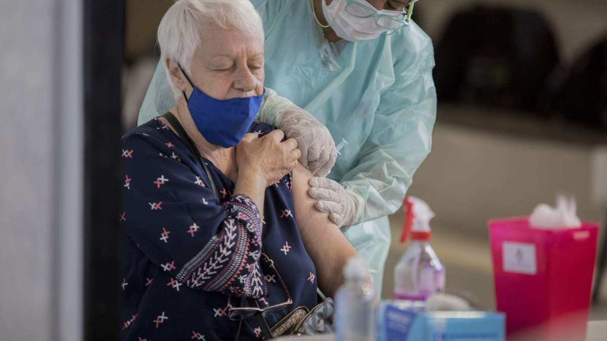 Vacunación contra el coronavirus. Fuente: (Twitter)