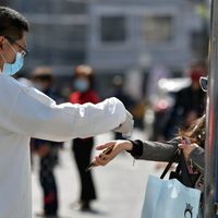 Ordenan nuevas pruebas masivas de covid-19 en Wuhan