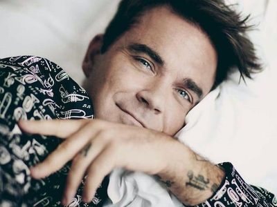 "¡No la superó!" La esposa de Robbie Williams es igual a Amalia Granata ¡Los memes están que arden!