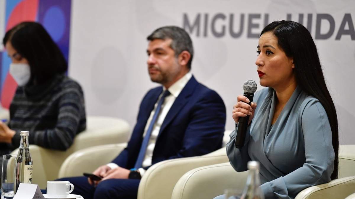 Mauricio Tabe y Sandra Cuevas, en una imagen de noviembre de 2021