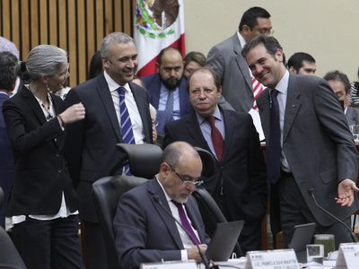 El INE halla más irregularidades de Zavala: no reportó 10 mdp de financiamiento en recolección de firmas