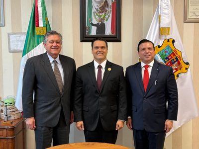 Congresistas texanos asisten a protesta del nuevo poder judicial de Tamaulipas
