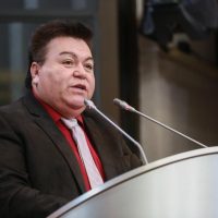 'Tengo más güevos que tú, porque yo sí acepté salir del clóset”, dice diputado del PT a locutor