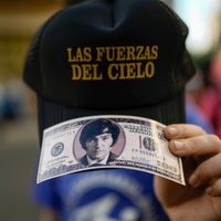 El ultraderechista Javier Milei gana las elecciones presidenciales argentinas por amplio margen