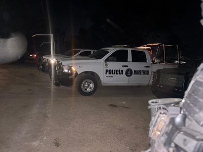 Comando armado roba agencia automotriz en Acapulco; policía recupera cinco vehículos