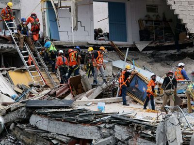 Bomberos de EU, al rescate en Álvaro Obregón 286