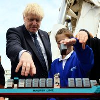 Boris Johnson niega haber mentido a la reina