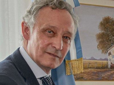 El coronavirus atacó en la Embajada Argentina en Francia: reportaron varios casos