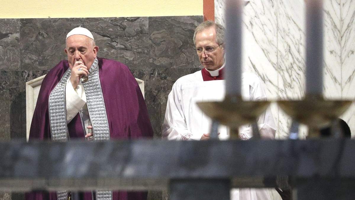 El papa Francisco se mostró enfermo desde el miércoles. Fuente: (Twitter)