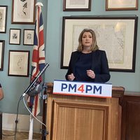 Encuesta sitúa a Penny Mordaunt como la clara favorita para suceder a Johnson como primera ministra
