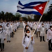 IMSS informa que ya trabajan otros 277 médicos cubanos en siete estados de México