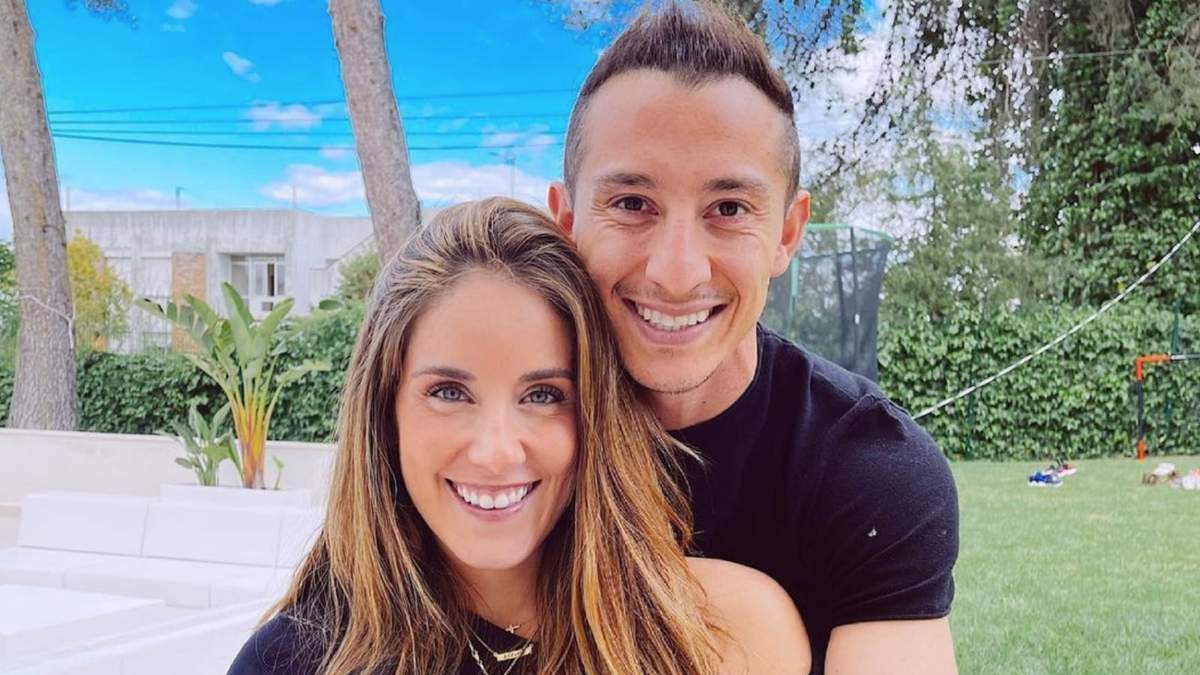Sandra De La Vega y Andrés Guardado. Fuente: (Instagram)