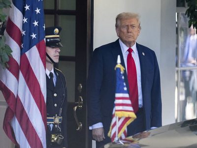 Trump retira aranceles al café, tomates, bananas y carne de res