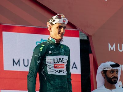 Isaac del Toro finaliza segundo en la tercera etapa del Tour de los Emiratos Árabes