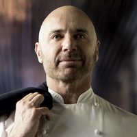 Donde se genera la magia: así luce la imponente y amplia cocina de Germán Martitegui
