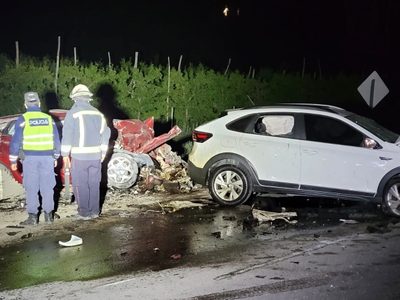 Tragedia en Ruta 7: tres muertos a raíz de un choque frontal entre un auto y una camioneta