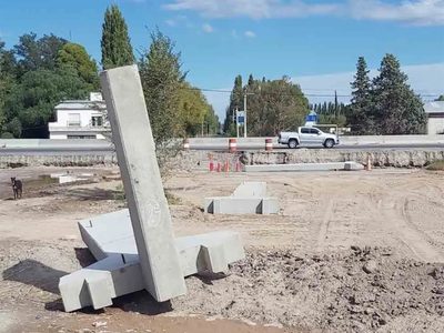 Precaución al circular: Río Negro inicia el montaje de las pasarelas sobre la Ruta 22
