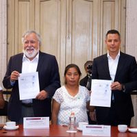 Histórica firma de acuerdo de paz entre comunidades mixtecas pone fin a 30 años de conflicto