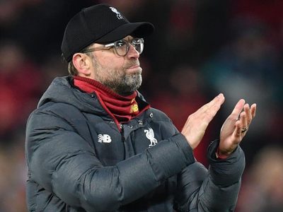 La increíble reacción de Jürgen Klopp ante el canto de los médicos que combaten el coronavirus