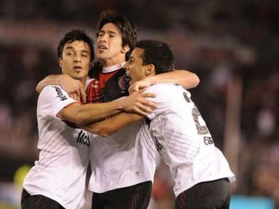La presión de Pablo Pérez para que Scocco salga de River
