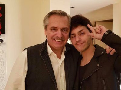 Hijo del presidente de Argentina recibe identificación como persona no binaria