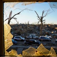 Las increíbles imágenes del antes y el después del paso de los tornados por Estados Unidos