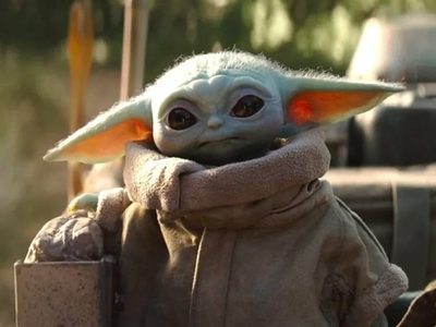 ¡Parece de verdad! Disney lanzó al mercado el muñeco de Baby Yoda en tamaño natural