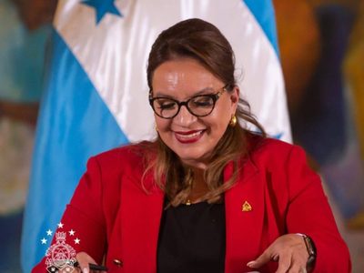 Piden renuncia de presidenta de Honduras por supuesto nexo de parientes con narcos