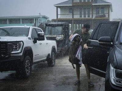 Beryl toca tierra en Texas y deja sin luz a más de un millón de clientes