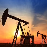 Agencia Internacional acuerda liberar el mayor volumen de reservas de petróleo en su historia